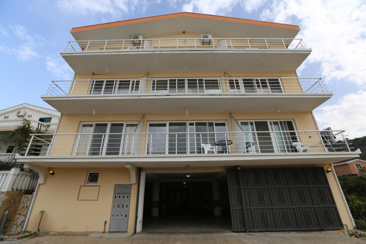 Kapriz Apartments Utjeha-Bušat Extérieur photo