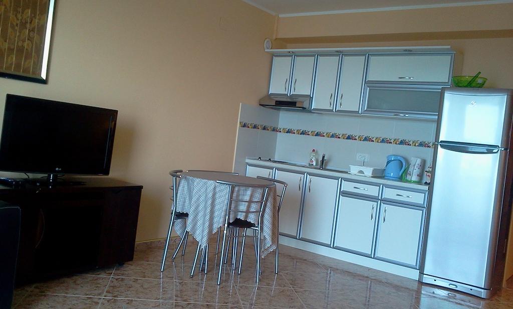 Kapriz Apartments Utjeha-Bušat Chambre photo