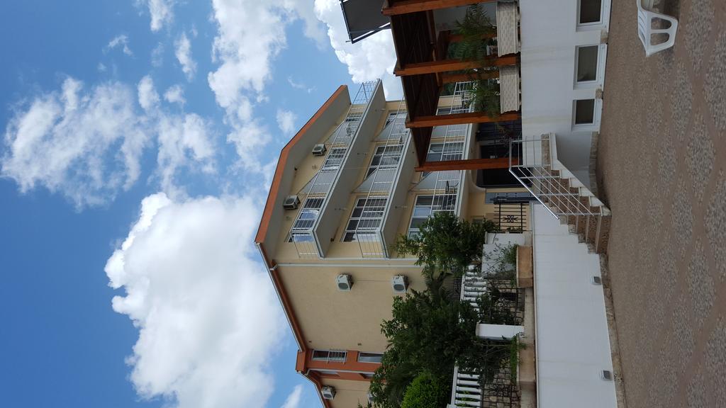 Kapriz Apartments Utjeha-Bušat Extérieur photo